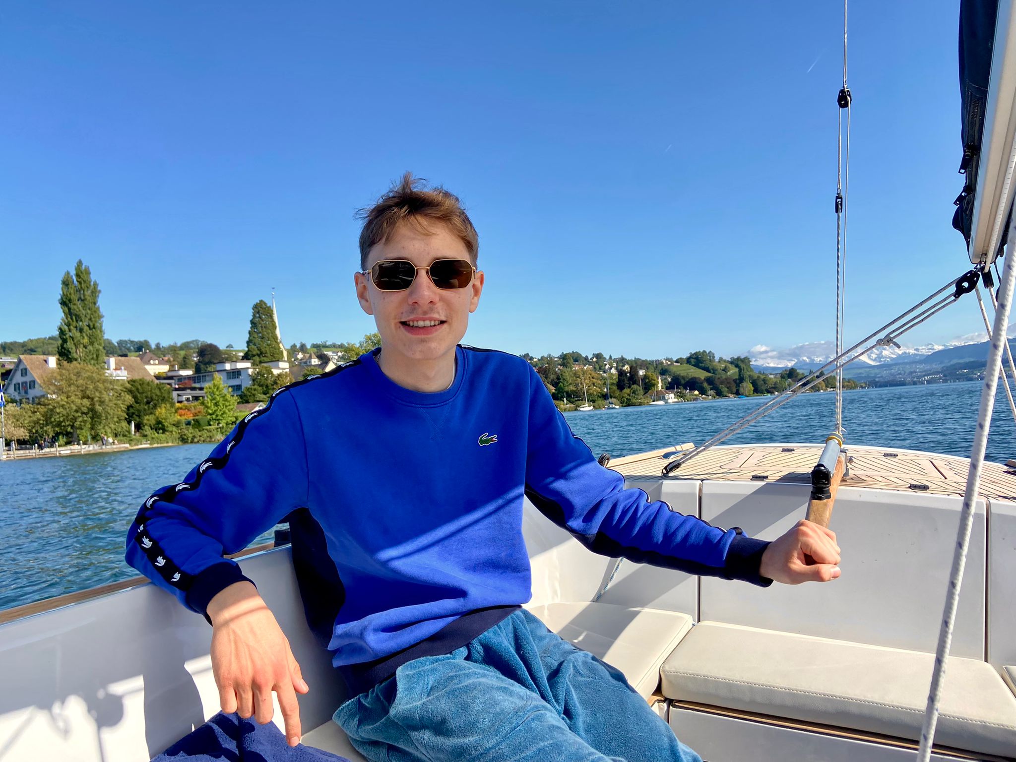 Noah auf einem Segelboot